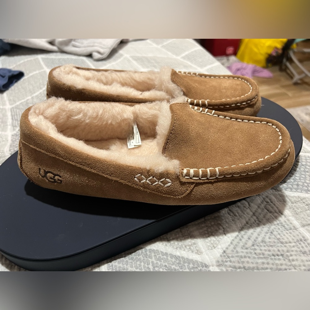UGG WOMEN ANSLEY SLIPPERS SIZE 7